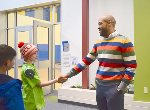 Lieutenant governor visits school